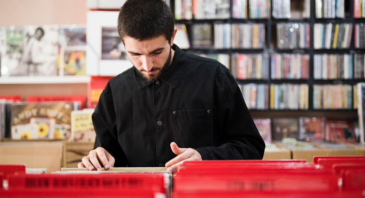 Во Скопје нема албанска книжарница